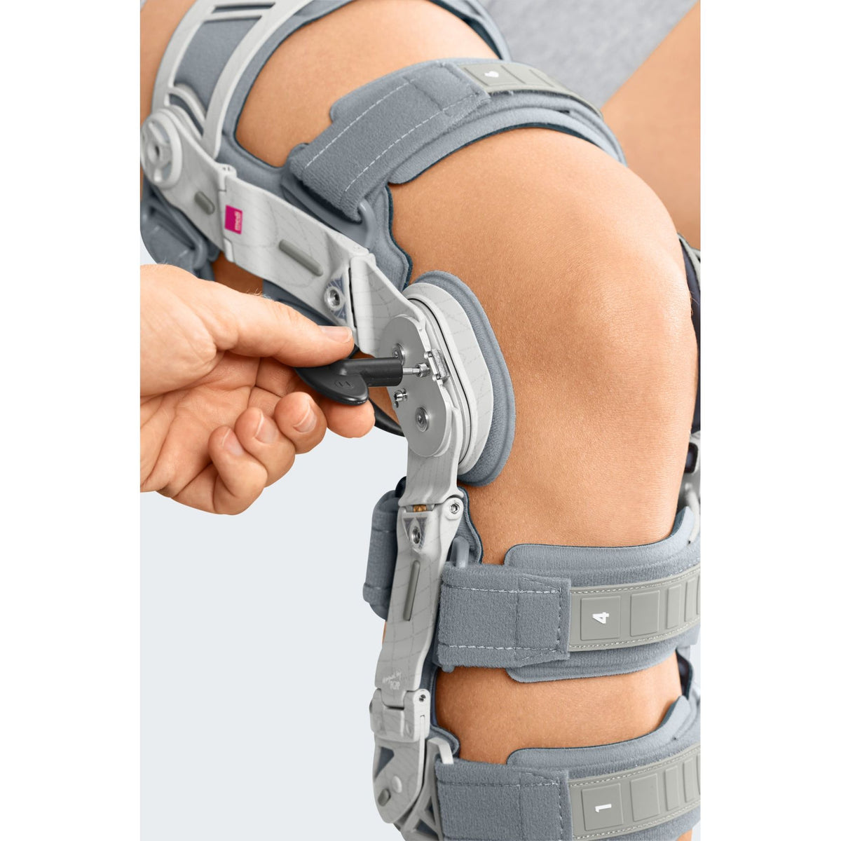 M.4s OA Comfort Compact Knee Brace